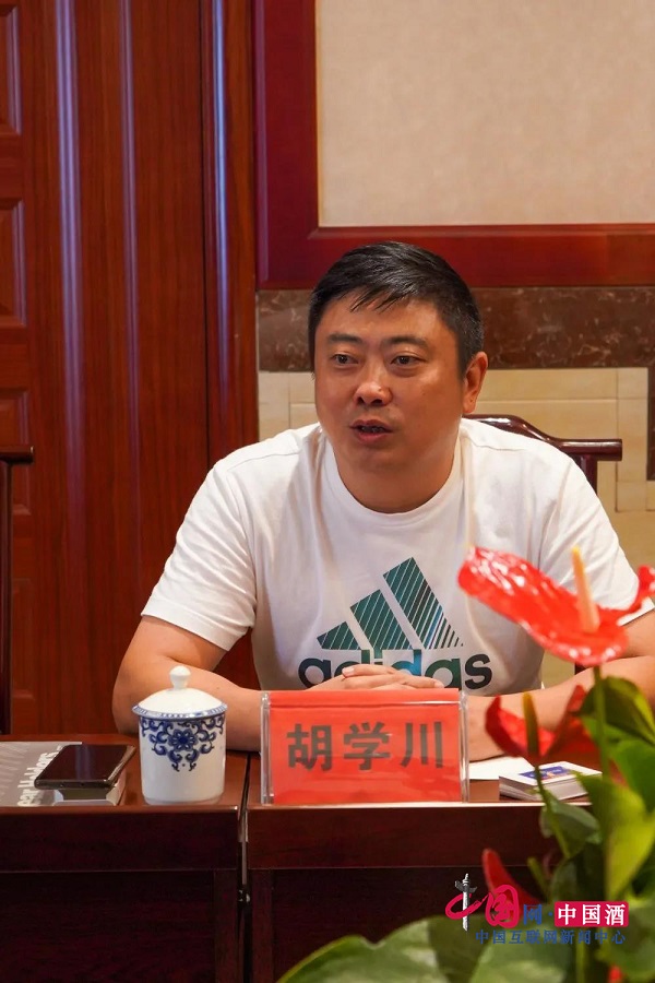 “打好文化牌，做好酒产业”研讨会在宜宾双坊古酒楼举行