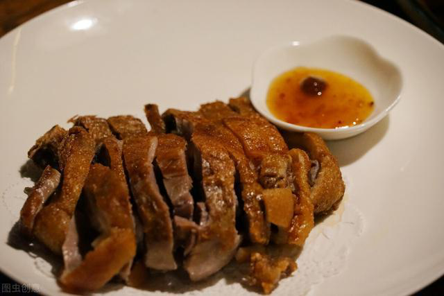 香酥鸭、当归炖鸡等传统技艺支撑起川菜大师刘和平50年的餐饮人生