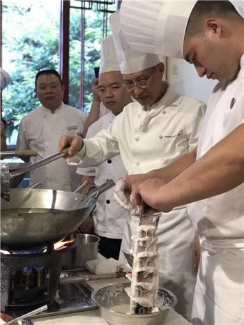 中国常驻联合国代表团任厨师长，一生传奇《回望炊烟》