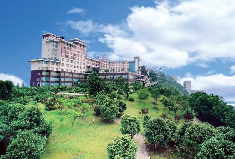 俯瞰长江的餐厅