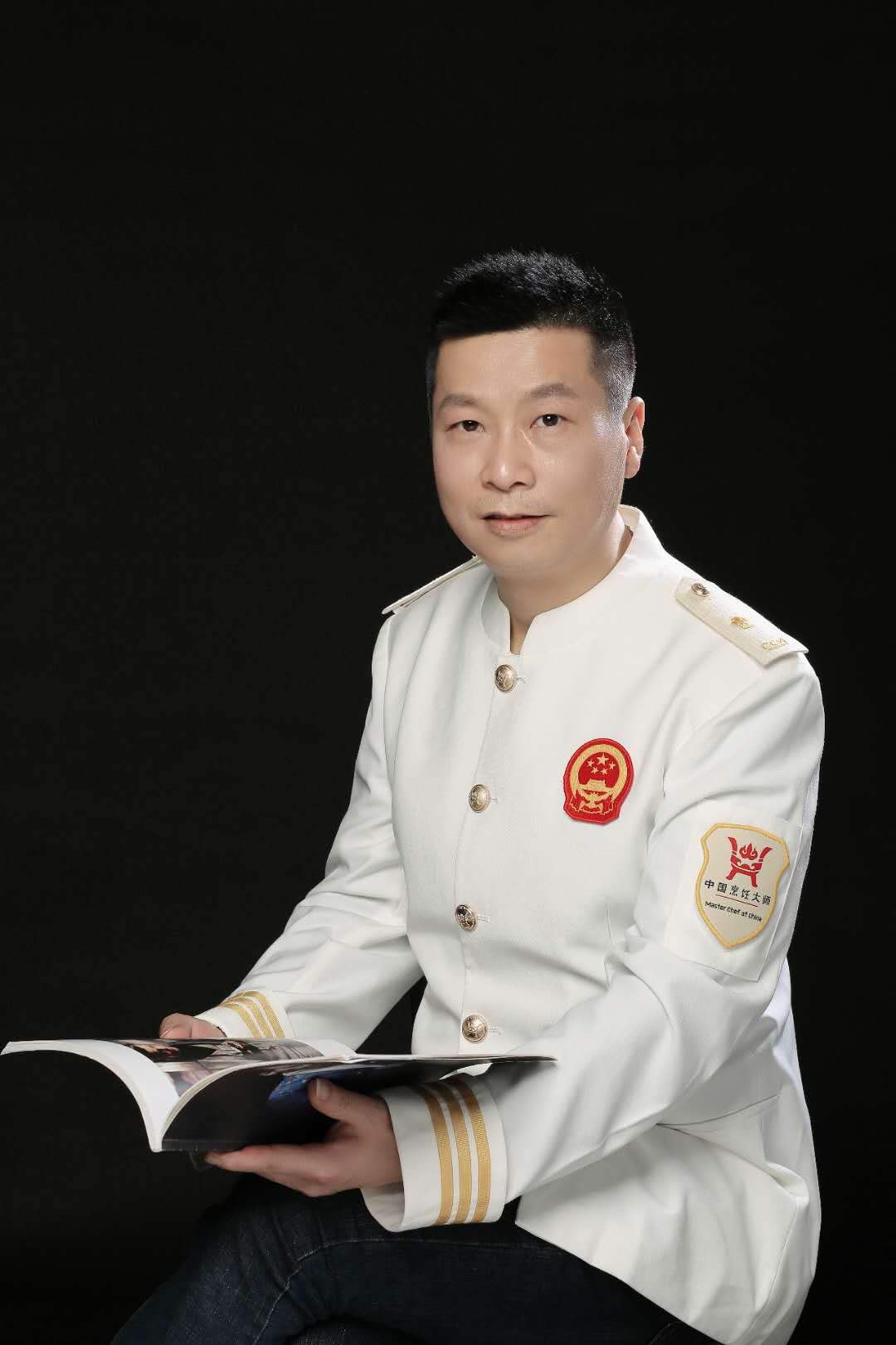 “宜宾突出贡献技师”——谢小彬