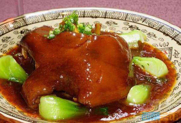 自贡宫廷名菜牛佛烘肘