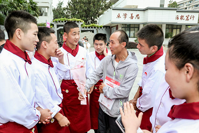 成为“希望厨师”：45个孩子的梦想找到起点