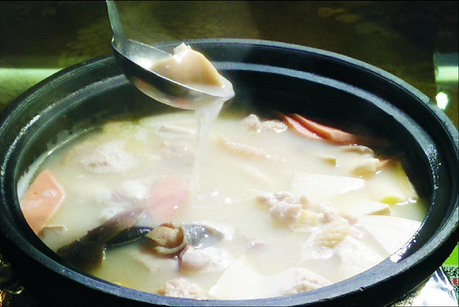 “四川餐饮名店”——雅月生态食府