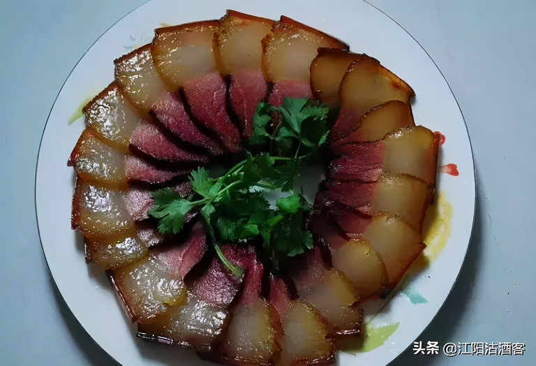 曾是泸州餐饮界的扛把子，泸州厨师的黄埔军校，它叫泸州餐厅