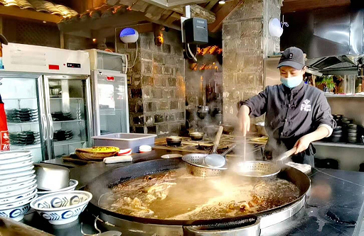 年里品川味④│ 乐山苏稽跷脚牛肉：非遗的传承与新生