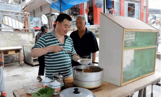 盐亭乌凉粉——独特的风味儿小吃