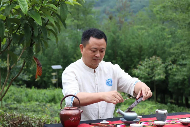 国家级羌族文化生态保护区|羌族罐罐茶：妙法烹制，色泽清透