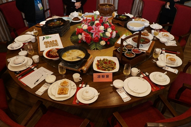 寻味川菜连连看⑧丨南充：张飞牛肉的老家出手阔绰，十种“牌面宴席”摆好等你了
