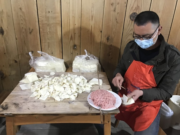 “桥头堡抄手”: 川藏线上的美食坐标