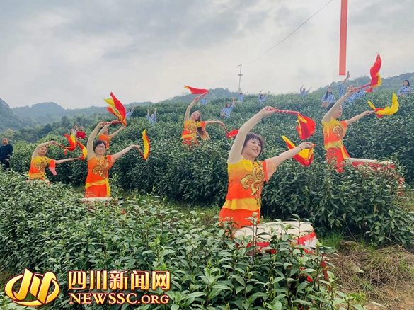 “喊山开茶”托起“致富梦” 大竹县举办第六届“喊山开茶文化节”