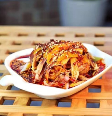 “细嫩入味，风味独具”……这一道美食，亦有百年的历史