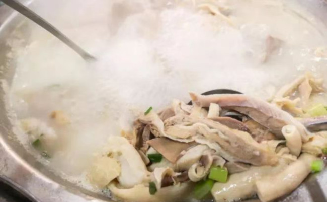 寻觅老成都民间的地道美食