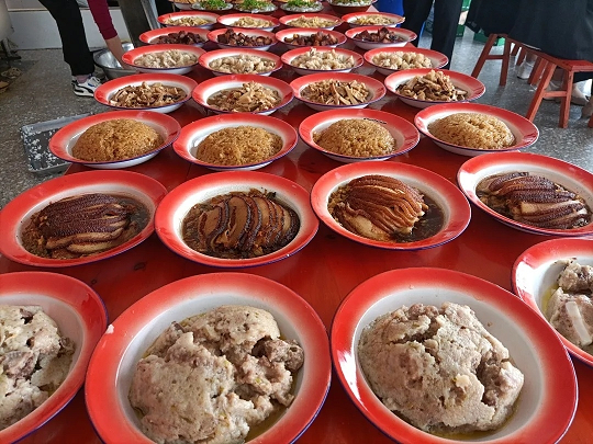 趣说凉山：传统越西“九大碗” ，用餐要按规矩来