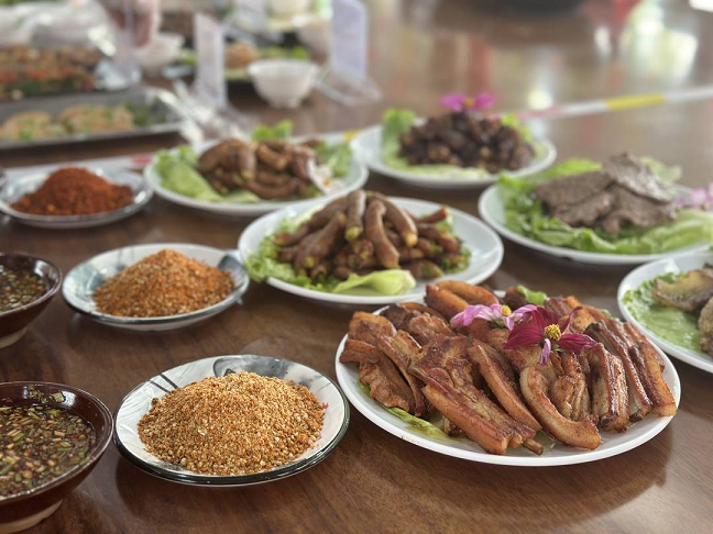 凉山火把节首届美食大赛启幕 在218道美食里品尝凉山味道
