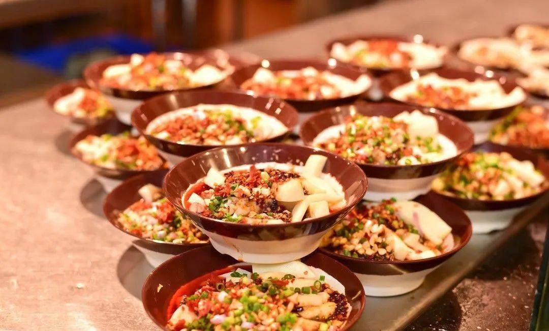 成都龙泉驿美食：洛带伤心凉粉