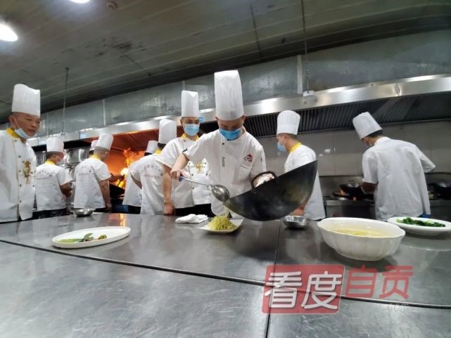 盐帮菜融入高校后……